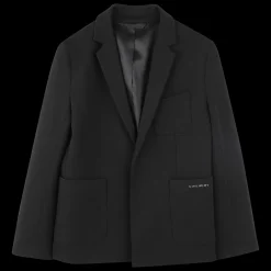 Buttoned suit jacket